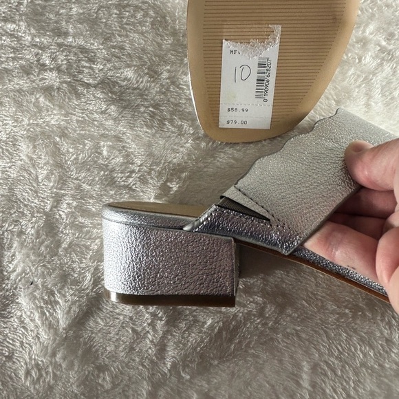 Marc Fisher Silver Textured Leather Block Heel Sandals Size 10 - Picture 7 of 12